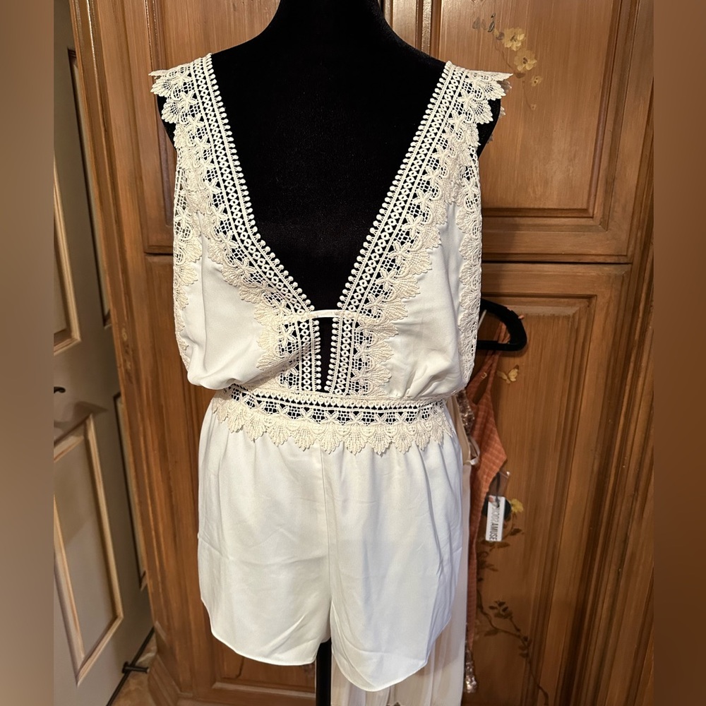 Never worn, brand new without tag